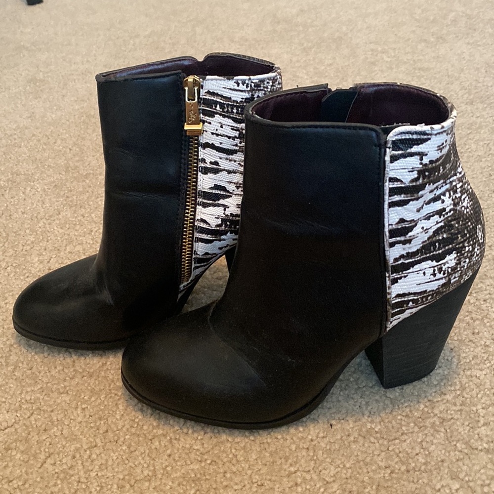 Black Bootie - image 5